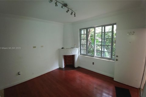Condo in Miami Beach, Florida, 1 bedroom  № 1931708 - photo 2