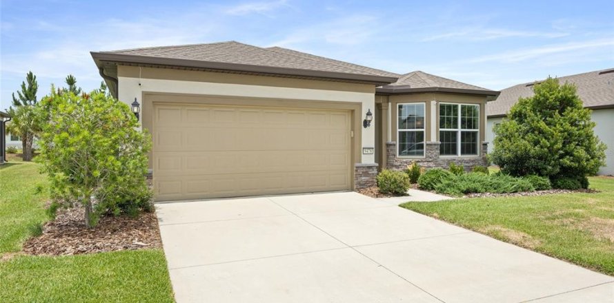 House in Ocala, Florida 3 bedrooms, 204.01 sq.m. № 1765062