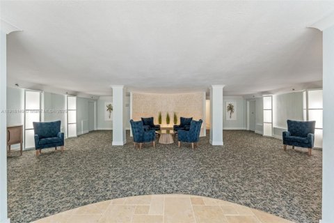 Condo in Cocoa Beach, Florida, 2 bedrooms  № 1972995 - photo 2