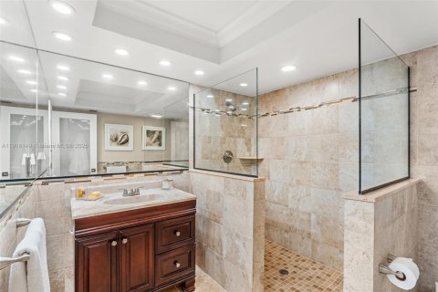 Condo in Cocoa Beach, Florida, 2 bedrooms  № 1972995 - photo 22