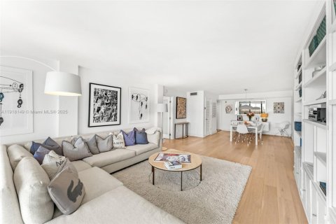 Condo in Cocoa Beach, Florida, 2 bedrooms  № 1972995 - photo 10