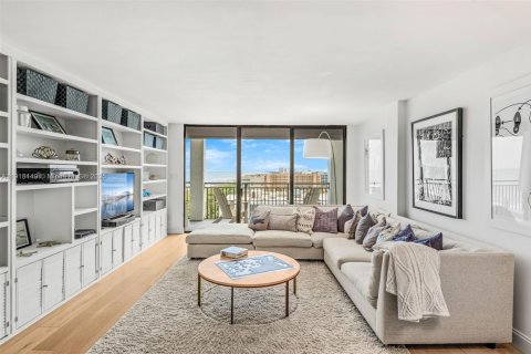 Condo in Cocoa Beach, Florida, 2 bedrooms  № 1972995 - photo 7