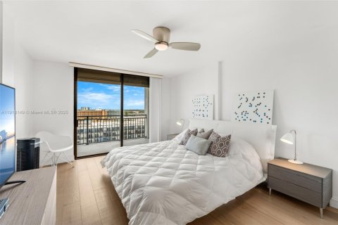 Condo in Cocoa Beach, Florida, 2 bedrooms  № 1972995 - photo 19