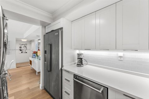 Condo in Cocoa Beach, Florida, 2 bedrooms  № 1972995 - photo 18