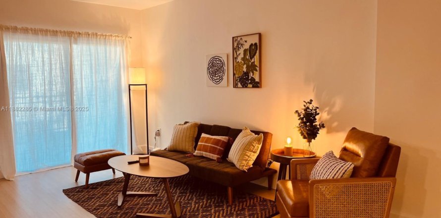 Condominio en Miami, Florida, 1 dormitorio № 1928523