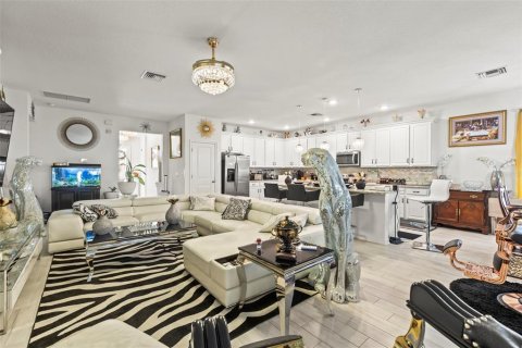 Casa en venta en Spring Hill, Florida, 4 dormitorios, 182.83 m2 № 1775436 - foto 25