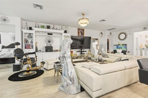 Casa en venta en Spring Hill, Florida, 4 dormitorios, 182.83 m2 № 1775436 - foto 24