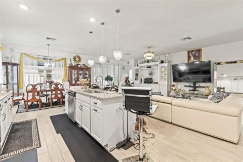 Casa en venta en Spring Hill, Florida, 4 dormitorios, 182.83 m2 № 1775436 - foto 30