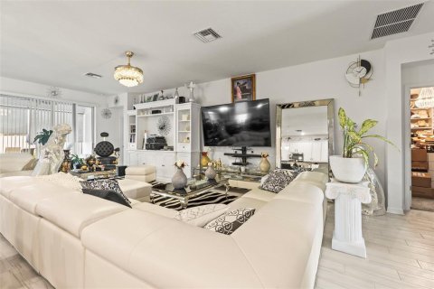 Casa en venta en Spring Hill, Florida, 4 dormitorios, 182.83 m2 № 1775436 - foto 23