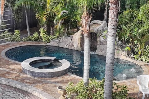 Casa en venta en Saint Petersburg, Florida, 3 dormitorios, 198.16 m2 № 1550339 - foto 13