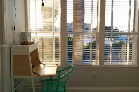 Condo in Miami Beach, Florida, 2 bedrooms  № 1991582 - photo 6