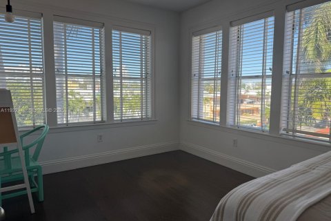 Condo in Miami Beach, Florida, 2 bedrooms  № 1991582 - photo 7