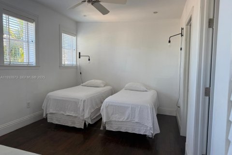 Condo in Miami Beach, Florida, 2 bedrooms  № 1991582 - photo 8