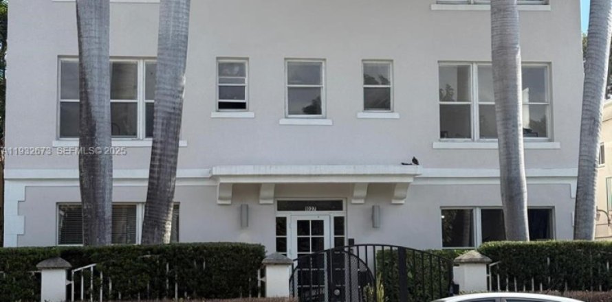 Condo in Miami Beach, Florida, 2 bedrooms  № 1991582