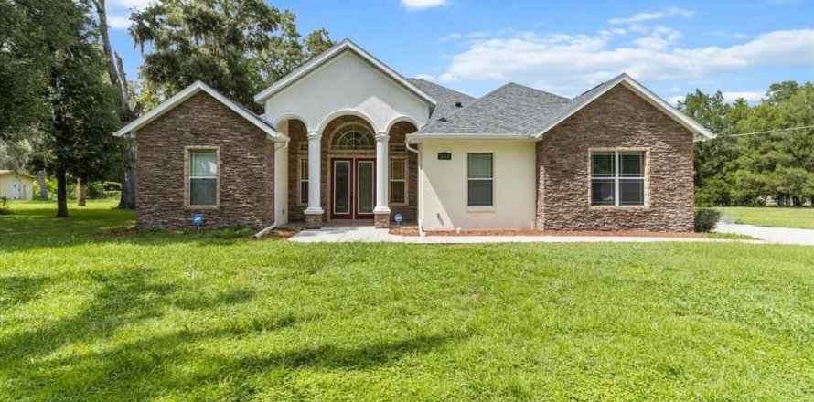 House in Lecanto, Florida 3 bedrooms, 303.23 sq.m. № 1886181