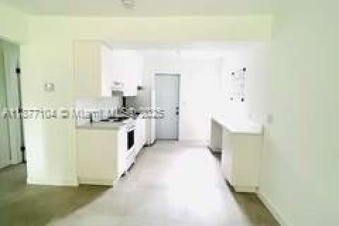 Villa ou maison à louer à North Miami, Floride: 1 chambre, 65.03 m2 № 1923860 - photo 5