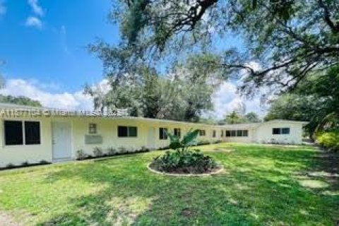 Villa ou maison à louer à North Miami, Floride: 1 chambre, 65.03 m2 № 1923860 - photo 1