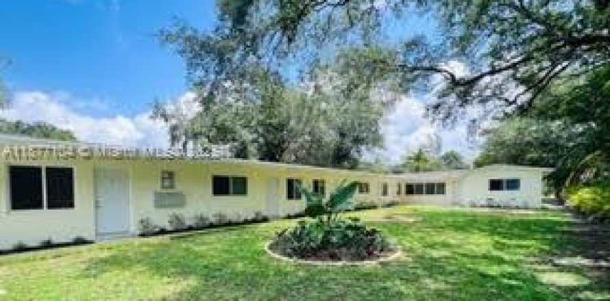 Casa en North Miami, Florida 1 dormitorio, 65.03 m2 № 1923860
