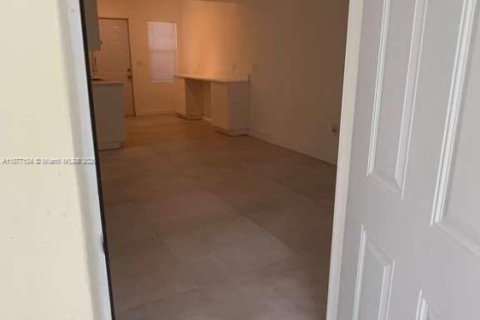 Villa ou maison à louer à North Miami, Floride: 1 chambre, 65.03 m2 № 1923860 - photo 22