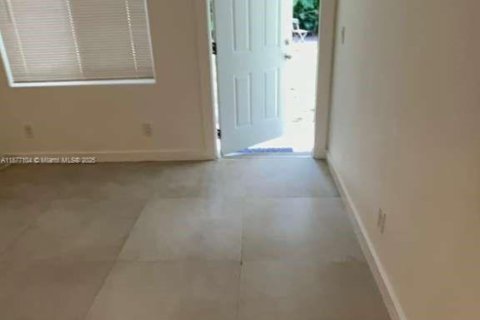 Villa ou maison à louer à North Miami, Floride: 1 chambre, 65.03 m2 № 1923860 - photo 23