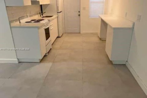 Villa ou maison à louer à North Miami, Floride: 1 chambre, 65.03 m2 № 1923860 - photo 21