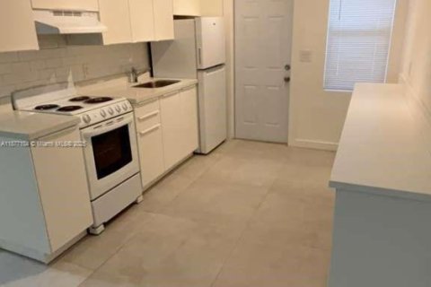 Villa ou maison à louer à North Miami, Floride: 1 chambre, 65.03 m2 № 1923860 - photo 20