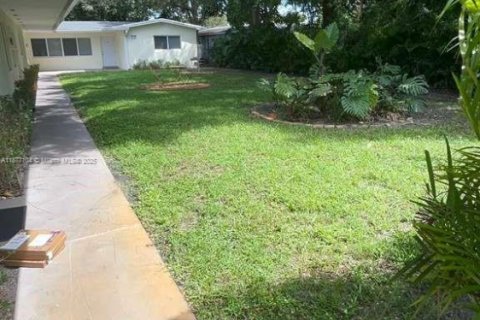 Villa ou maison à louer à North Miami, Floride: 1 chambre, 65.03 m2 № 1923860 - photo 26