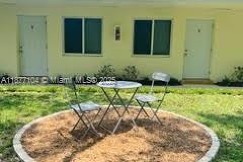 Villa ou maison à louer à North Miami, Floride: 1 chambre, 65.03 m2 № 1923860 - photo 3