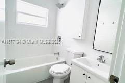 Villa ou maison à louer à North Miami, Floride: 1 chambre, 65.03 m2 № 1923860 - photo 9
