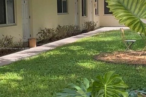 Villa ou maison à louer à North Miami, Floride: 1 chambre, 65.03 m2 № 1923860 - photo 24