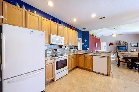 House in Land O' Lakes, Florida 4 bedrooms, 206.43 sq.m. № 1787358 - photo 20