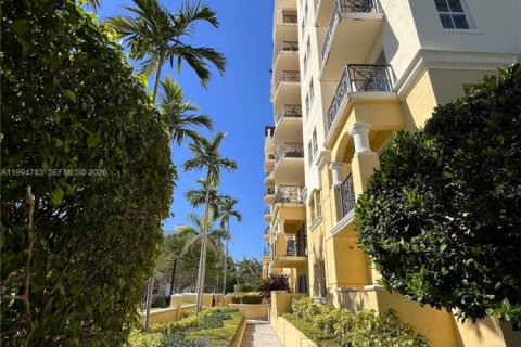 Apartamento en alquiler en Coral Gables, Florida, 2 dormitorios, 104.79 m2 № 2058738 - foto 4