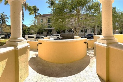 Apartamento en alquiler en Coral Gables, Florida, 2 dormitorios, 104.79 m2 № 2058738 - foto 9