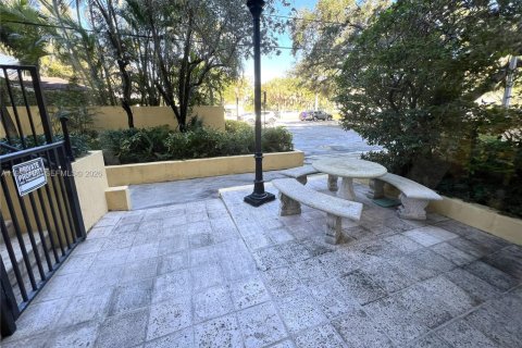 Apartamento en alquiler en Coral Gables, Florida, 2 dormitorios, 104.79 m2 № 2058738 - foto 12
