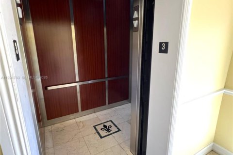 Apartamento en alquiler en Coral Gables, Florida, 2 dormitorios, 104.79 m2 № 2058738 - foto 15