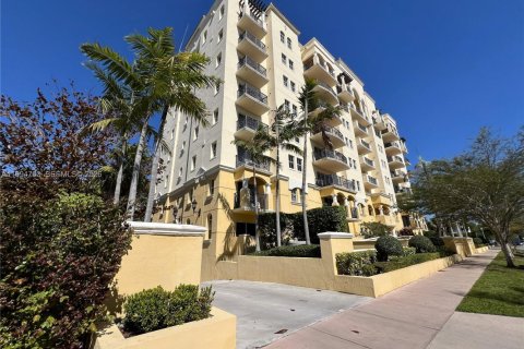 Apartamento en alquiler en Coral Gables, Florida, 2 dormitorios, 104.79 m2 № 2058738 - foto 2