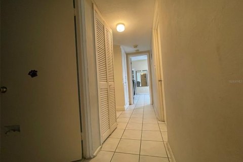 House in Orlando, Florida 4 bedrooms, 104.79 sq.m. № 1893576 - photo 14