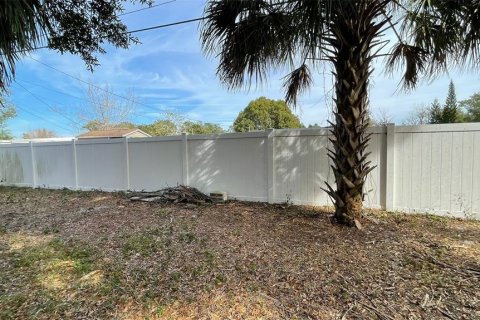 House in Orlando, Florida 4 bedrooms, 104.79 sq.m. № 1893576 - photo 19
