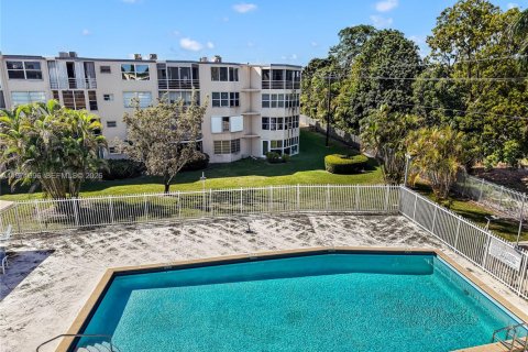 Condominio en venta en Miami, Florida, 2 dormitorios, 166.2 m2 № 2032449 - foto 30