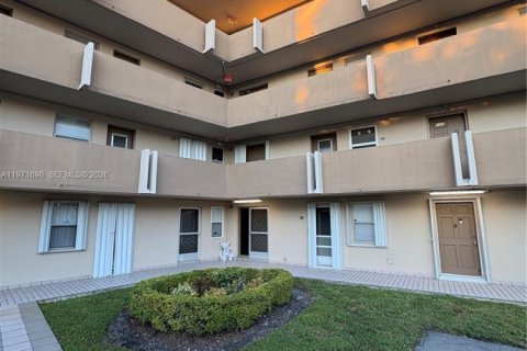 Condominio en venta en Miami, Florida, 2 dormitorios, 166.2 m2 № 2032449 - foto 25