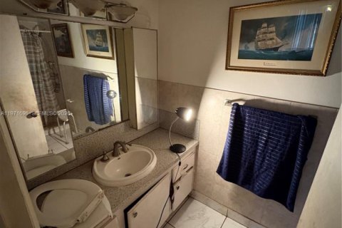 Condominio en venta en Miami, Florida, 2 dormitorios, 166.2 m2 № 2032449 - foto 19