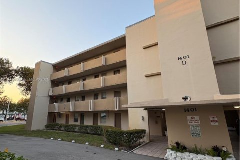 Condominio en venta en Miami, Florida, 2 dormitorios, 166.2 m2 № 2032449 - foto 23