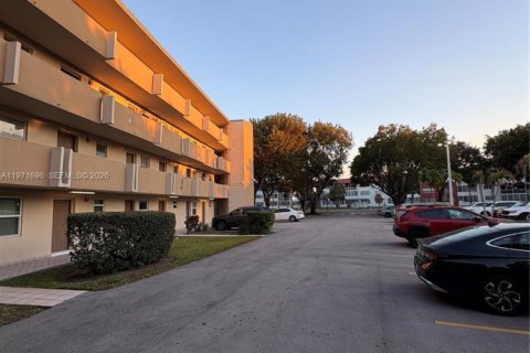 Condominio en venta en Miami, Florida, 2 dormitorios, 166.2 m2 № 2032449 - foto 27