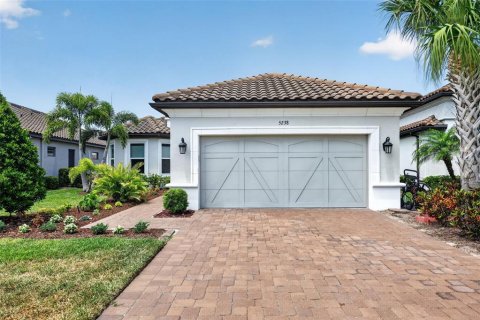 House in Palmetto, Florida 3 bedrooms, 204.85 sq.m. № 2101022 - photo 2