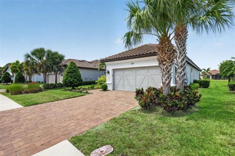 House in Palmetto, Florida 3 bedrooms, 204.85 sq.m. № 2101022 - photo 3