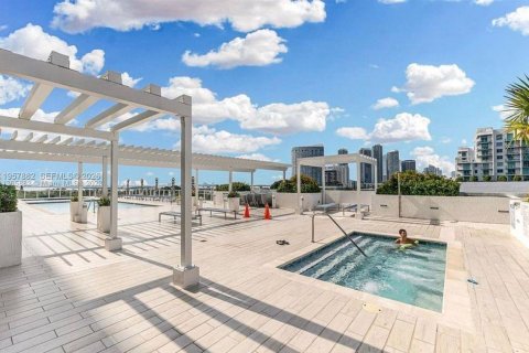 Condominio en venta en Miami, Florida, 3 dormitorios, 151.06 m2 № 2011701 - foto 27