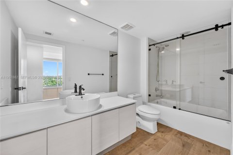 Condominio en venta en Miami, Florida, 3 dormitorios, 151.06 m2 № 2011701 - foto 18