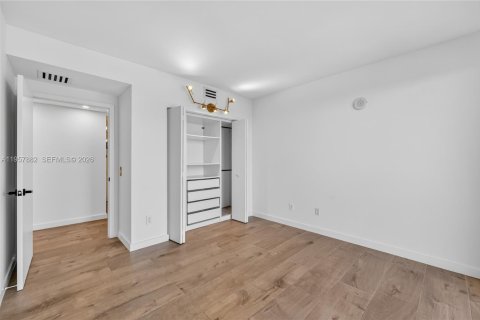 Condominio en venta en Miami, Florida, 3 dormitorios, 151.06 m2 № 2011701 - foto 13