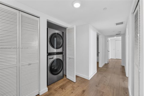 Condominio en venta en Miami, Florida, 3 dormitorios, 151.06 m2 № 2011701 - foto 20