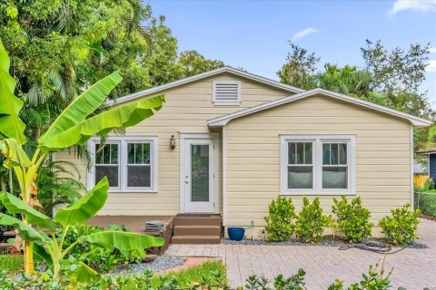House in Orlando, Florida 2 bedrooms, 88.35 sq.m. № 1884495 - photo 1